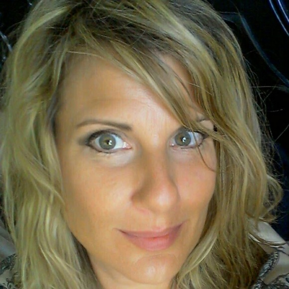 Meet your Posher, Ruth - Picture 1 of 1